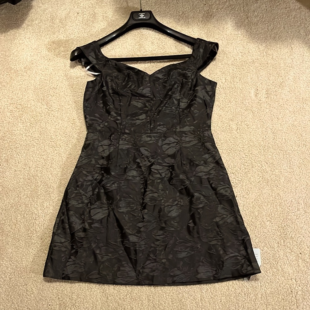 Brand New lulus dress